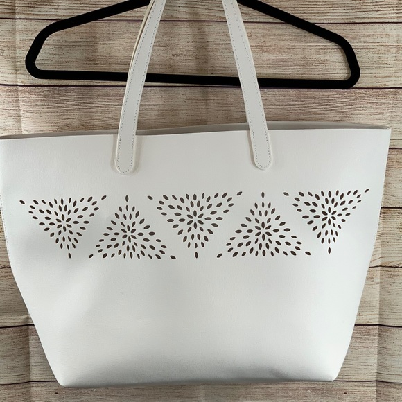 Handbags - Thick White Double Handle Leather Bag